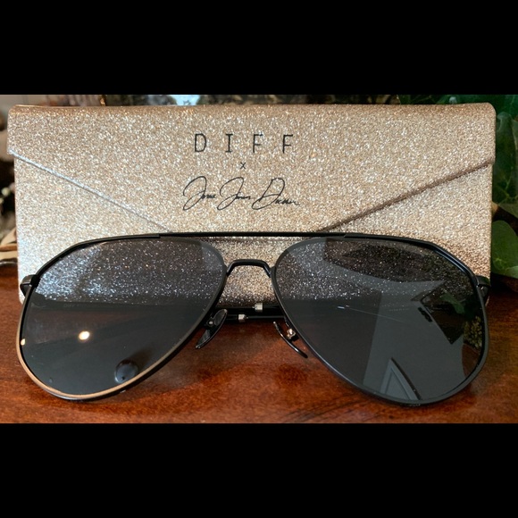 Diff Eyewear Accessories - Like New! DIFF Dash Black + Polarized Lens